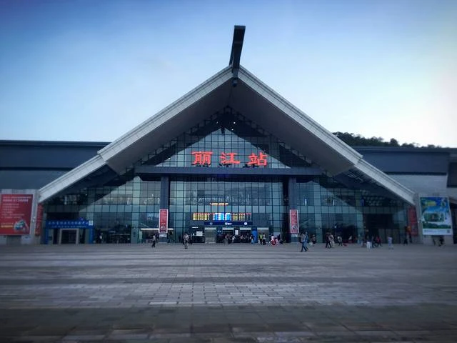武漢到麗江物流專線-武漢至麗江貨運(yùn)公司